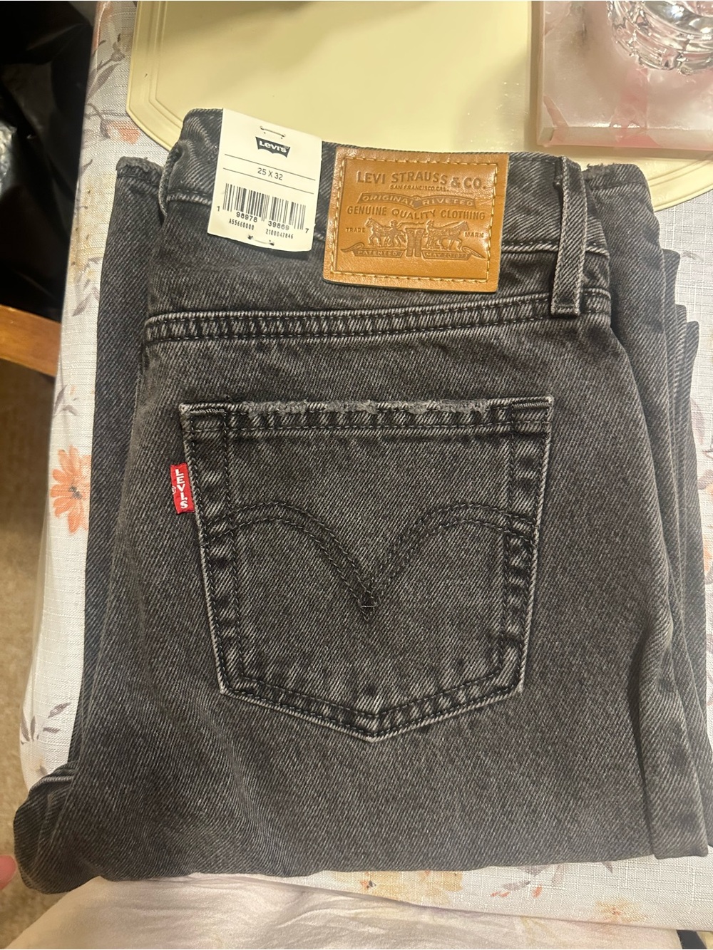 Levi's® Premium
Low Loose Women's Jeans